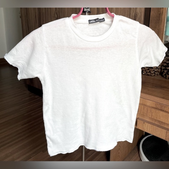 Zara white ribbed top. - Picture 5 of 7